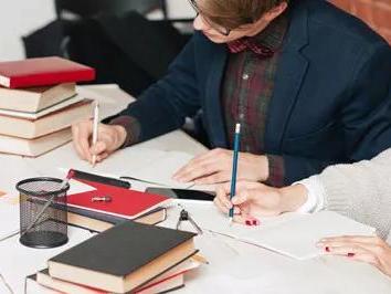 alevel商务和经济哪个好学