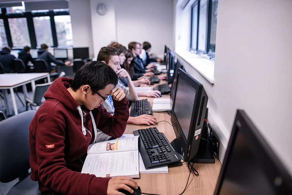 alevel物理词汇涵盖的内容多吗？alevel物理怎么学？